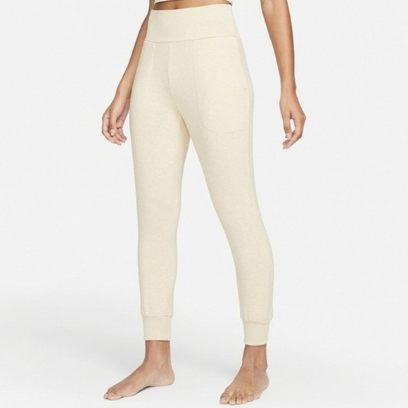 Nike Dri-Fit Yoga 7/8 Sweatpants NWT Size Small - Picture 1 of 7